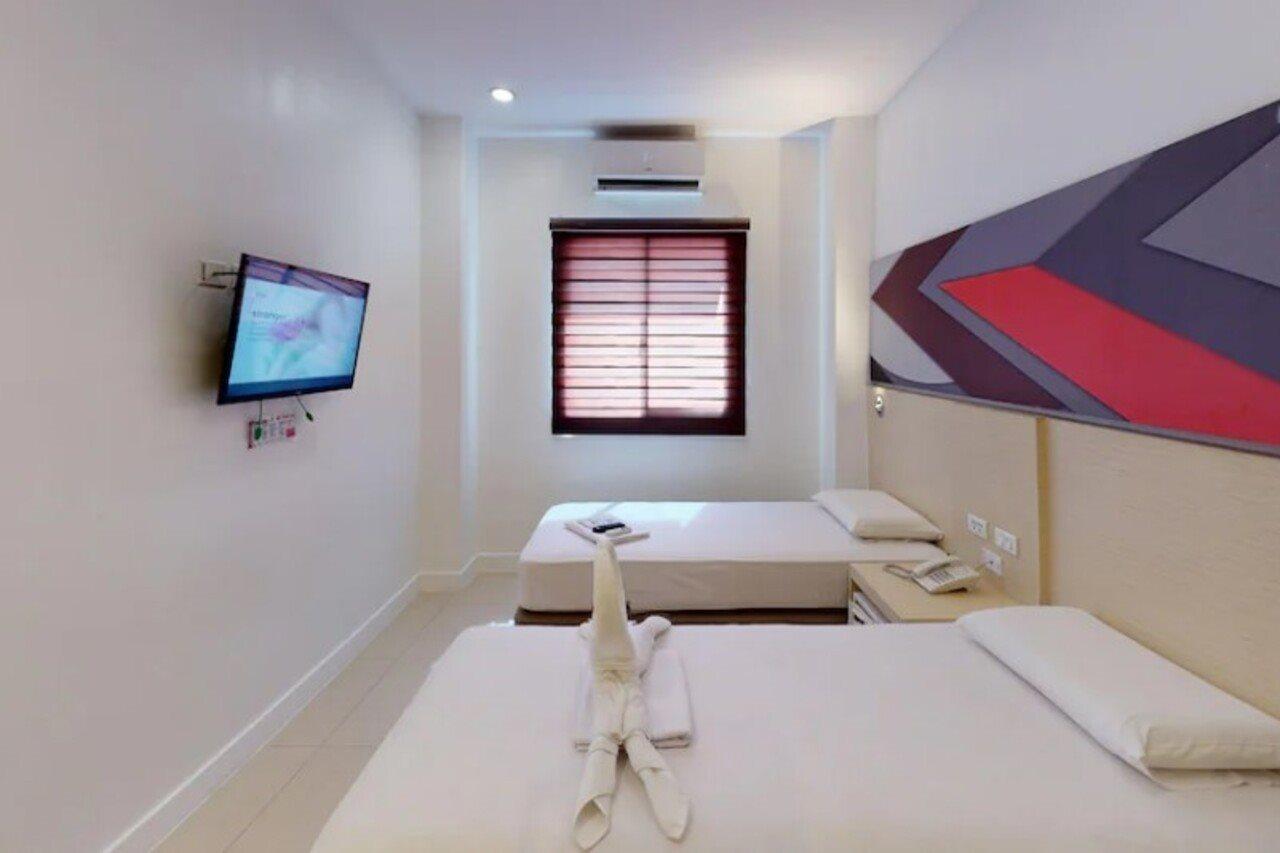 Go Hotels Cubao Quezon City Exteriör bild