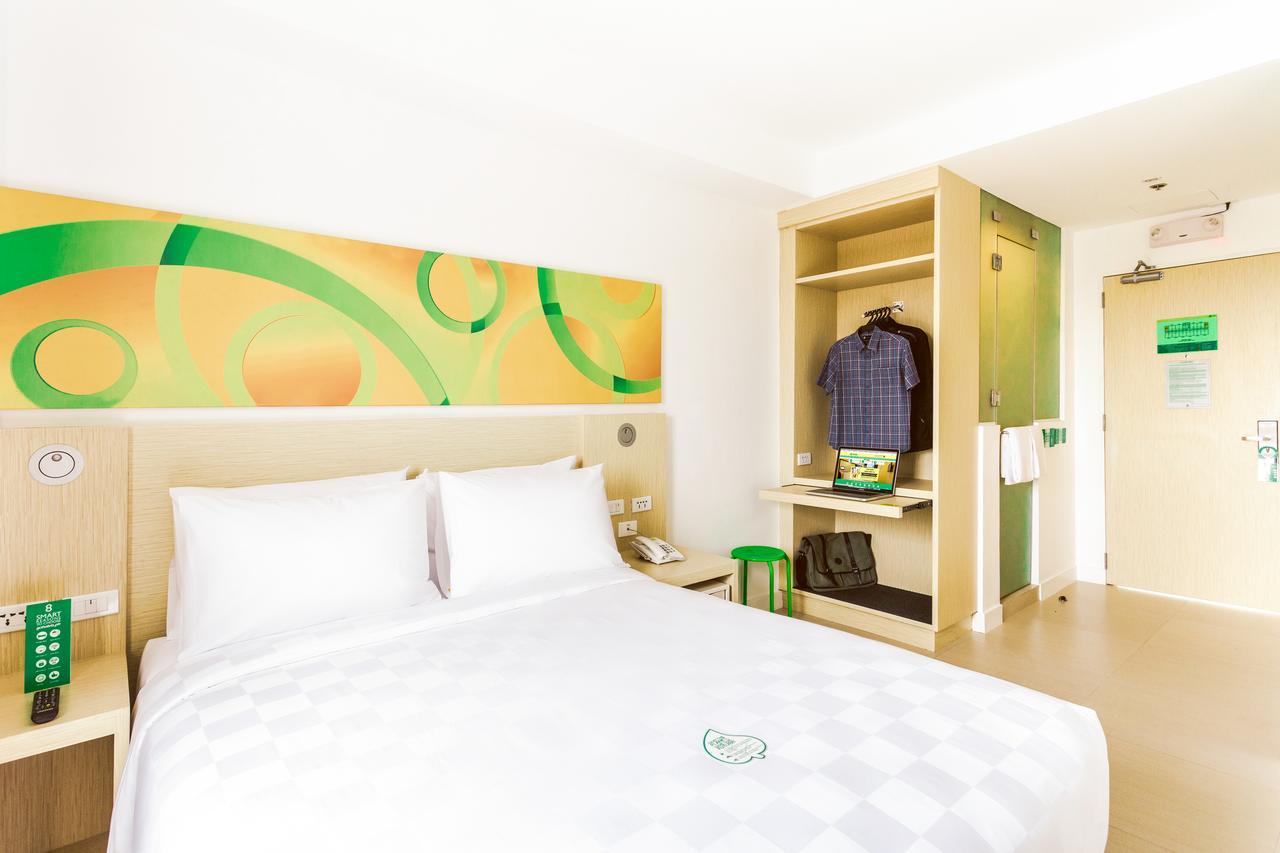 Go Hotels Cubao Quezon City Exteriör bild