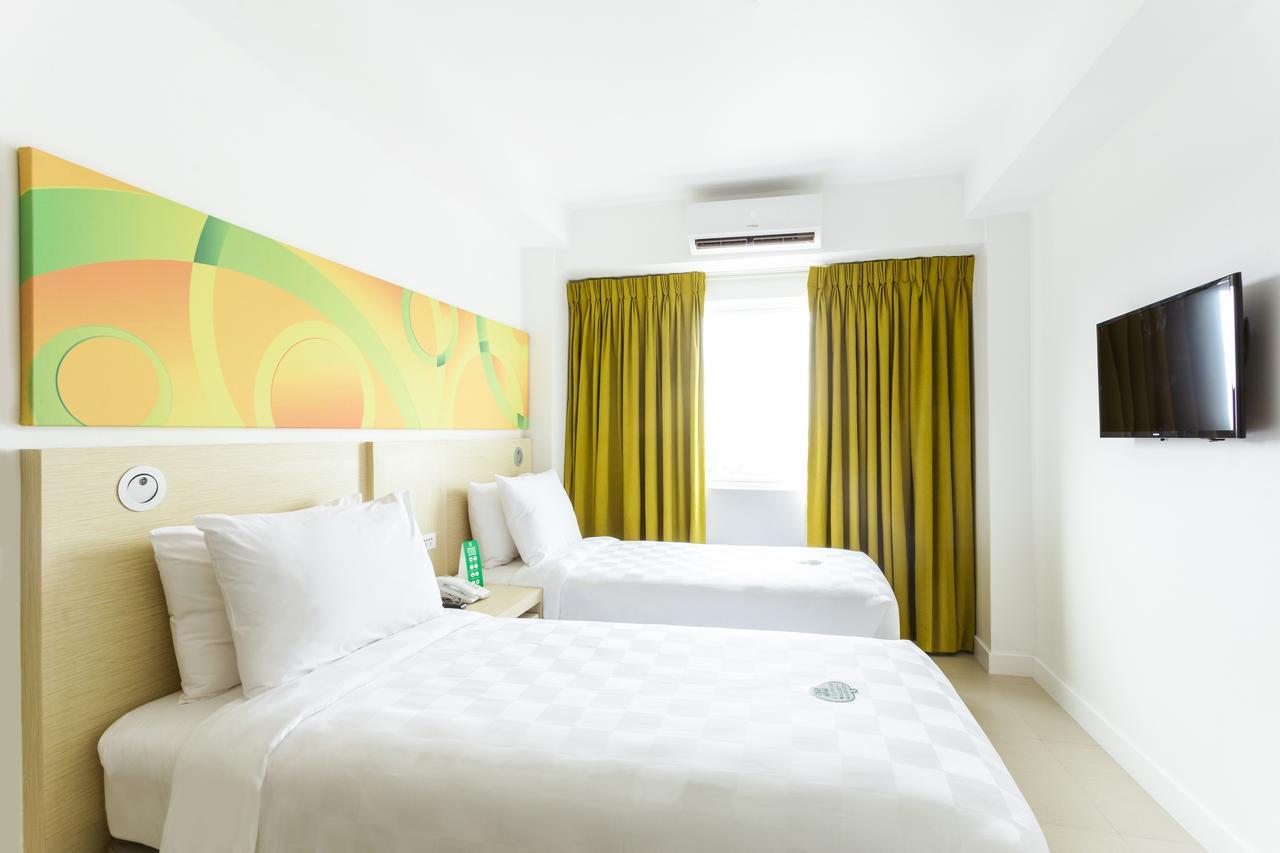 Go Hotels Cubao Quezon City Exteriör bild
