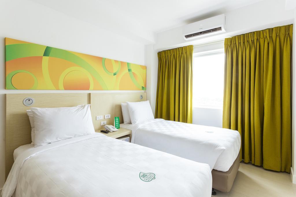 Go Hotels Cubao Quezon City Exteriör bild